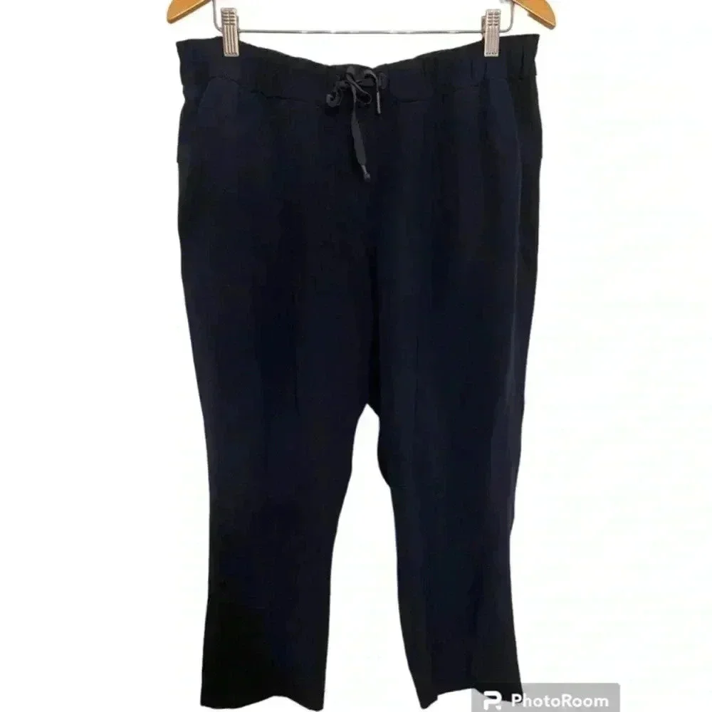 Lululemon On The Fly Woven Cropped Pants